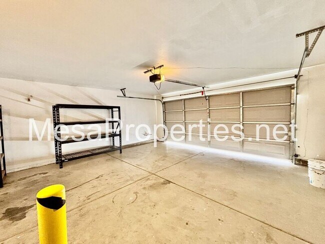 Building Photo - 16486 Salinas St