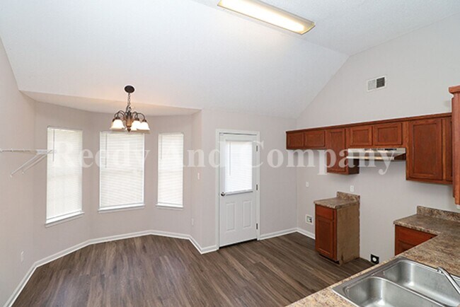 Building Photo - 8911 Little House Cove