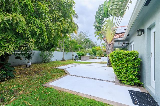 Building Photo - 8240 NW 154th Ter