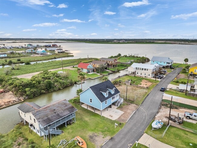 Building Photo - 7016 Delesandri Dr