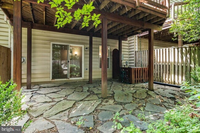 Building Photo - 4749 Thornbury Dr