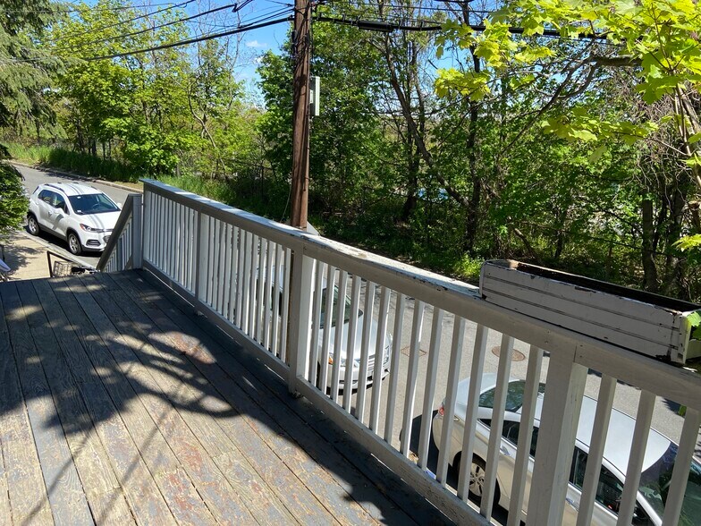 Building Photo - 40 Newton St