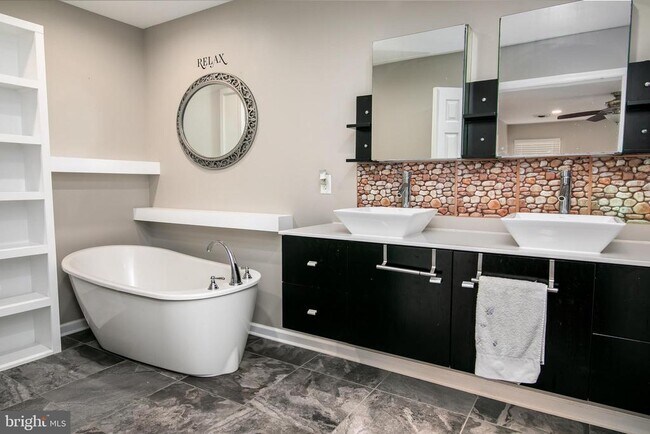 Building Photo - 5444 E Nithsdale Dr