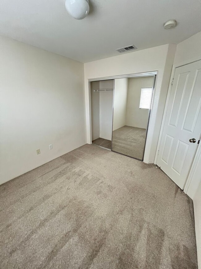 Building Photo - Spinnaker Townhouse $3250.00! 2 Story 3bd ...