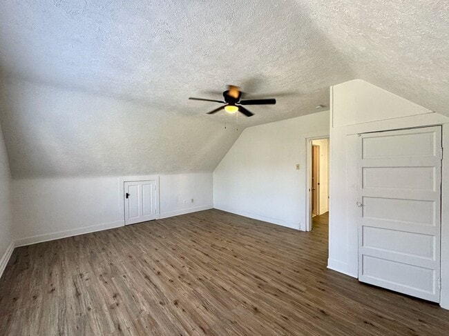 Building Photo - 301 W McMillan St