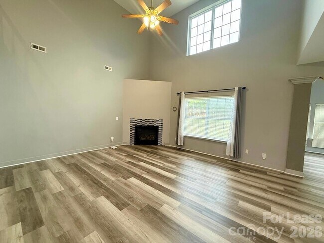 Building Photo - 13141 Wilburn Park Ln