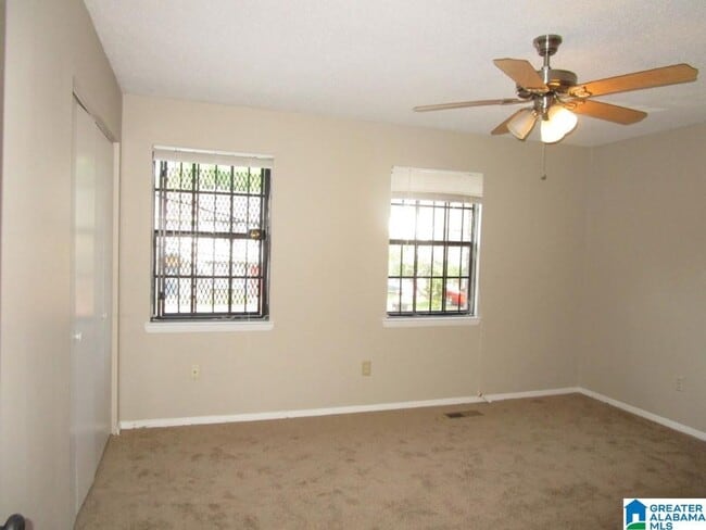 Building Photo - 2BR/1BA in Quiet Spring Lake Neighborhood