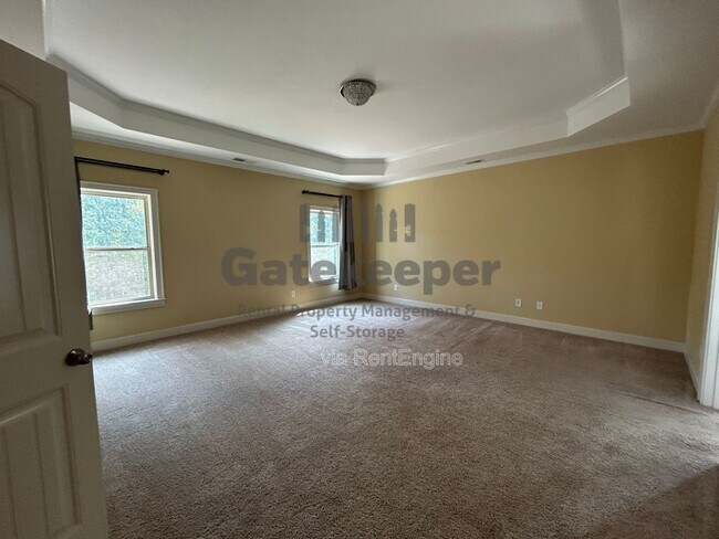 Building Photo - 60 Bayberry Hls