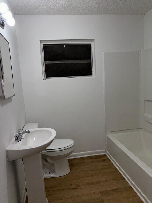 Building Photo - 4311 Ashland Dr