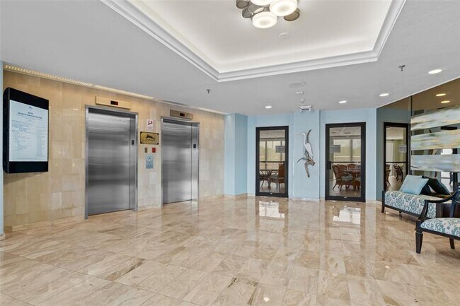 Building Photo - 801 S Ocean Dr