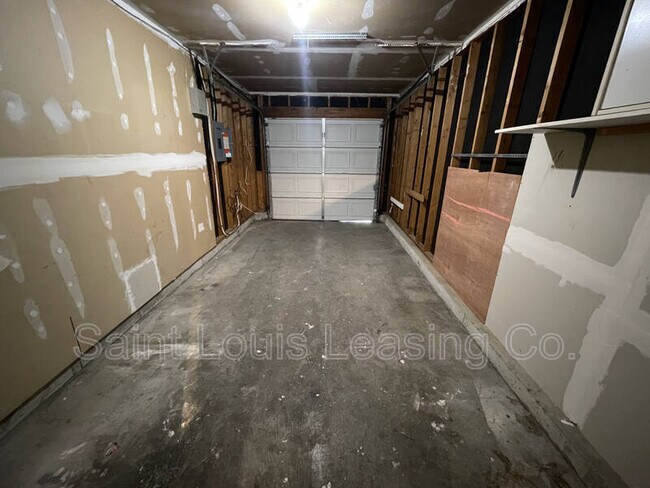Building Photo - 864 Liberty Village Dr