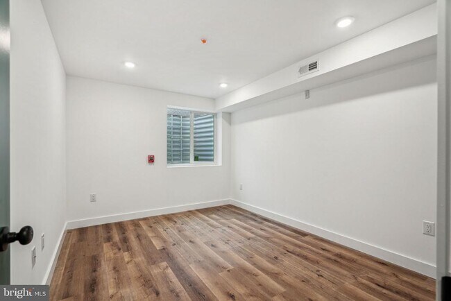 Building Photo - 2632 N 11th St