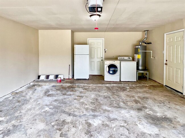 Building Photo - 3518 Almondwood Dr