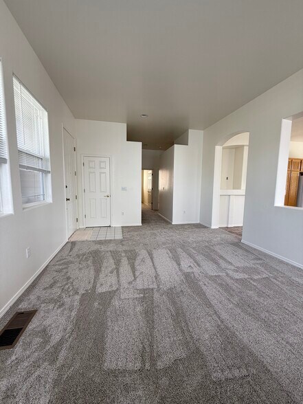 Living Room - 1640 Cattlemen Ct
