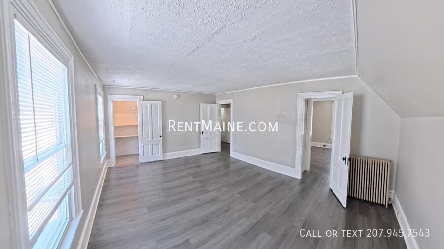 Building Photo - 402 Fourth St. Apt.