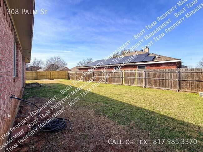 Building Photo - 308 Palm St