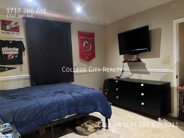 Building Photo - 1717 3rd Ave