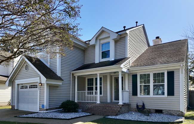 Primary Photo - 1007 Brandon Quay