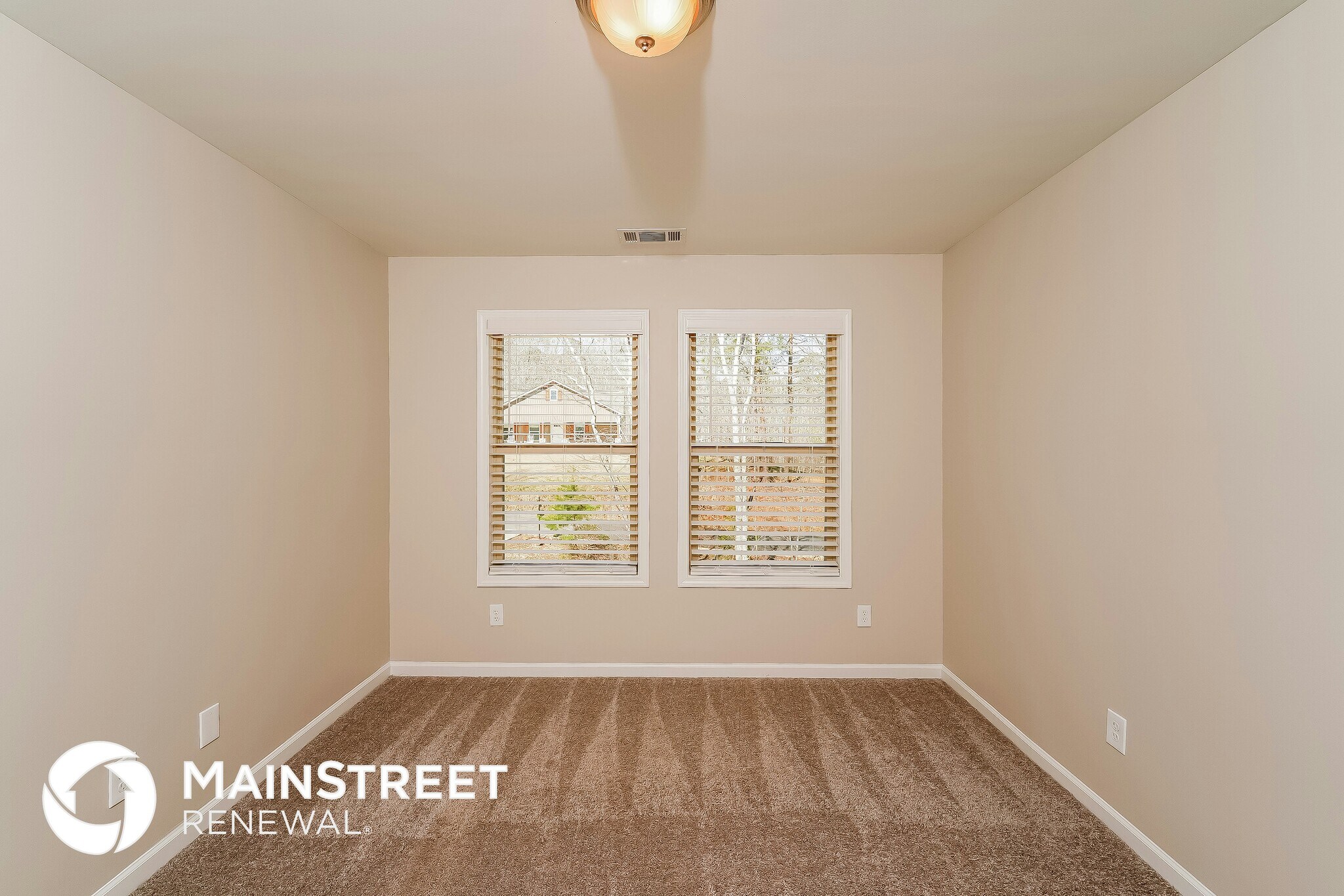 Building Photo - 2554 Summit Park Rd