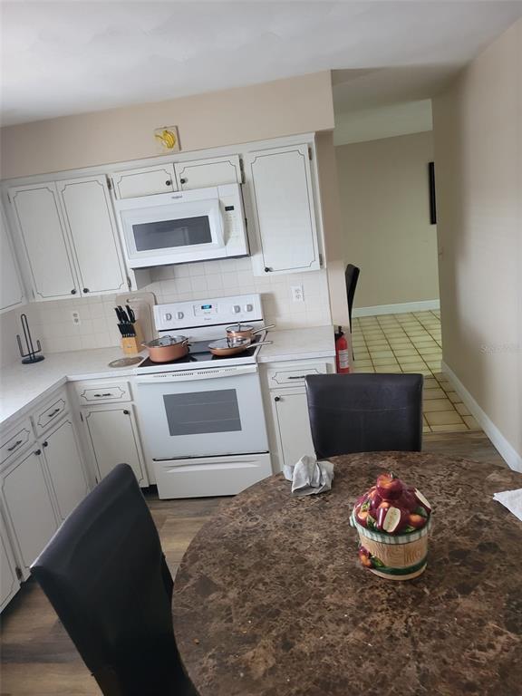 Building Photo - 7530 Judith Crescent