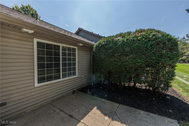 Building Photo - 1151 N Jefferson St