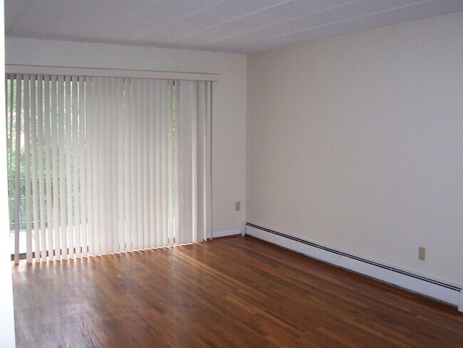 Building Photo - 539 Lowell Ave