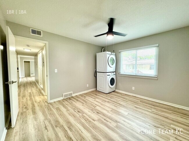 Building Photo - 1132 W 41st St