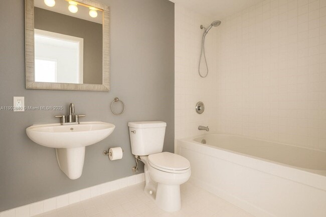 Building Photo - 10 SW South River Dr