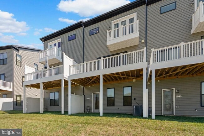 Building Photo - 619 Glenn Lk Dr