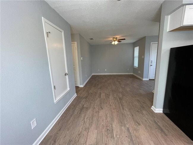 Building Photo - 7417 Vintage Hills Dr