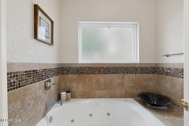 Building Photo - 6909 Desert Canyon Dr