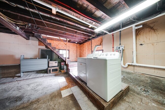 Building Photo - 45 Randlett St