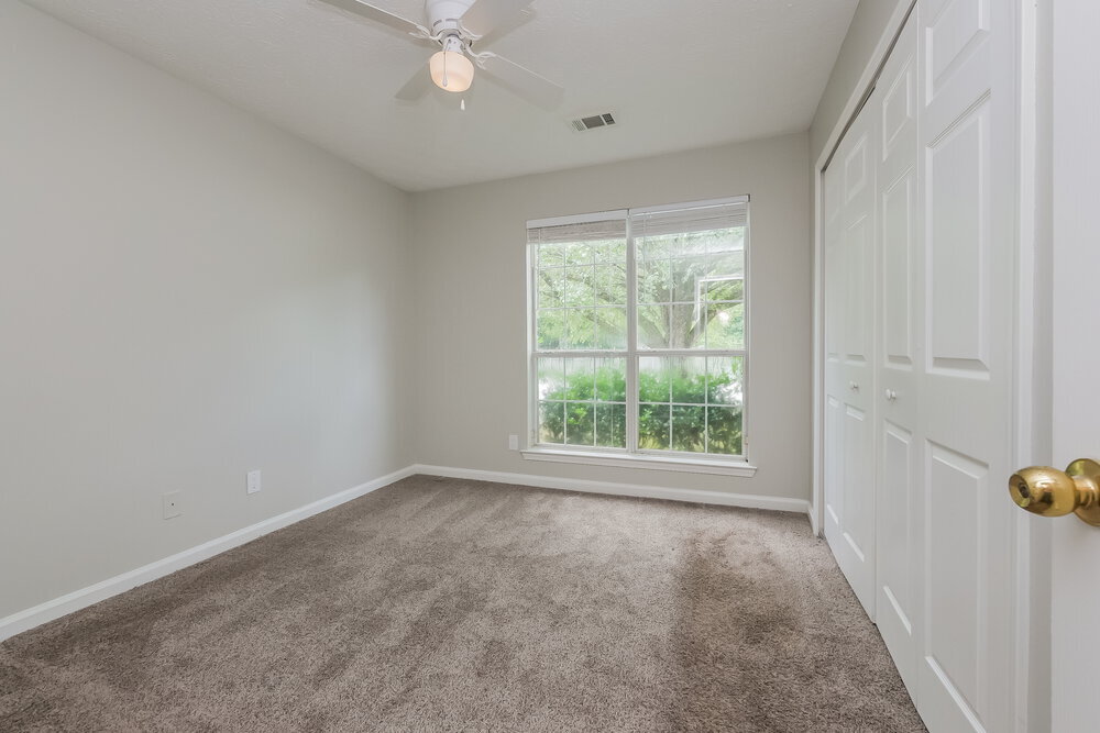 Building Photo - 454 Village Cir