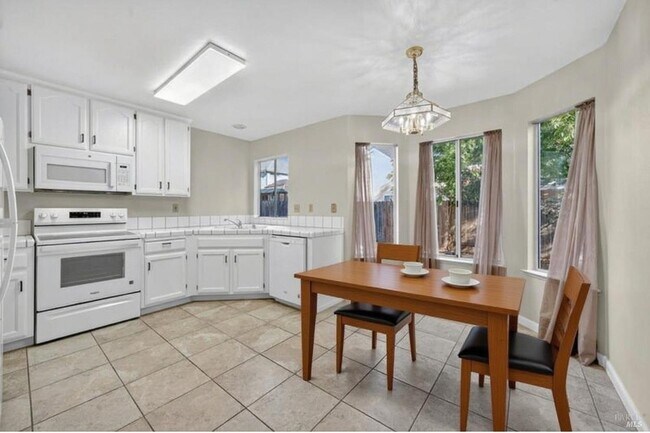 Building Photo - 206 Bridgewater Cir