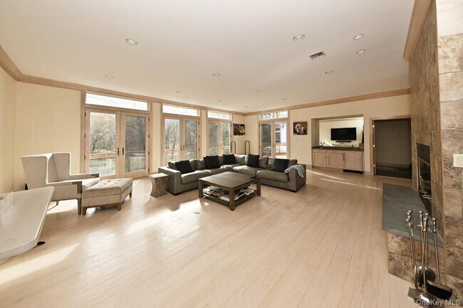 Building Photo - 27 Sky Meadow Rd