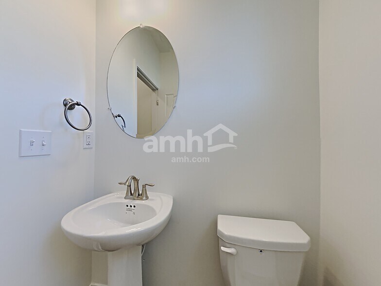 Building Photo - 139 Dog Path Trl