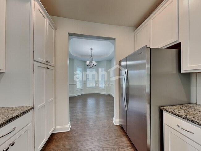 Building Photo - 112 White Ash Ln