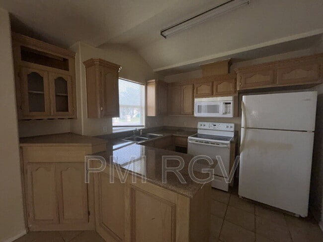 Building Photo - 1803 Douglas