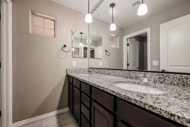 Building Photo - COMING SOON! Great Location!Stunning 6-bedroom Plus 7, 4.5-bathroom home located in Chandler