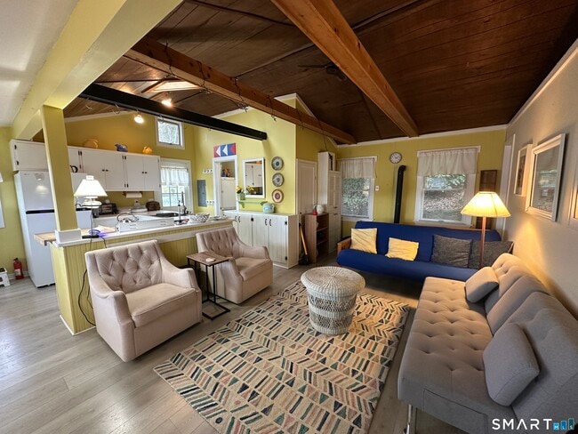 Building Photo - 212 Cedar Rd