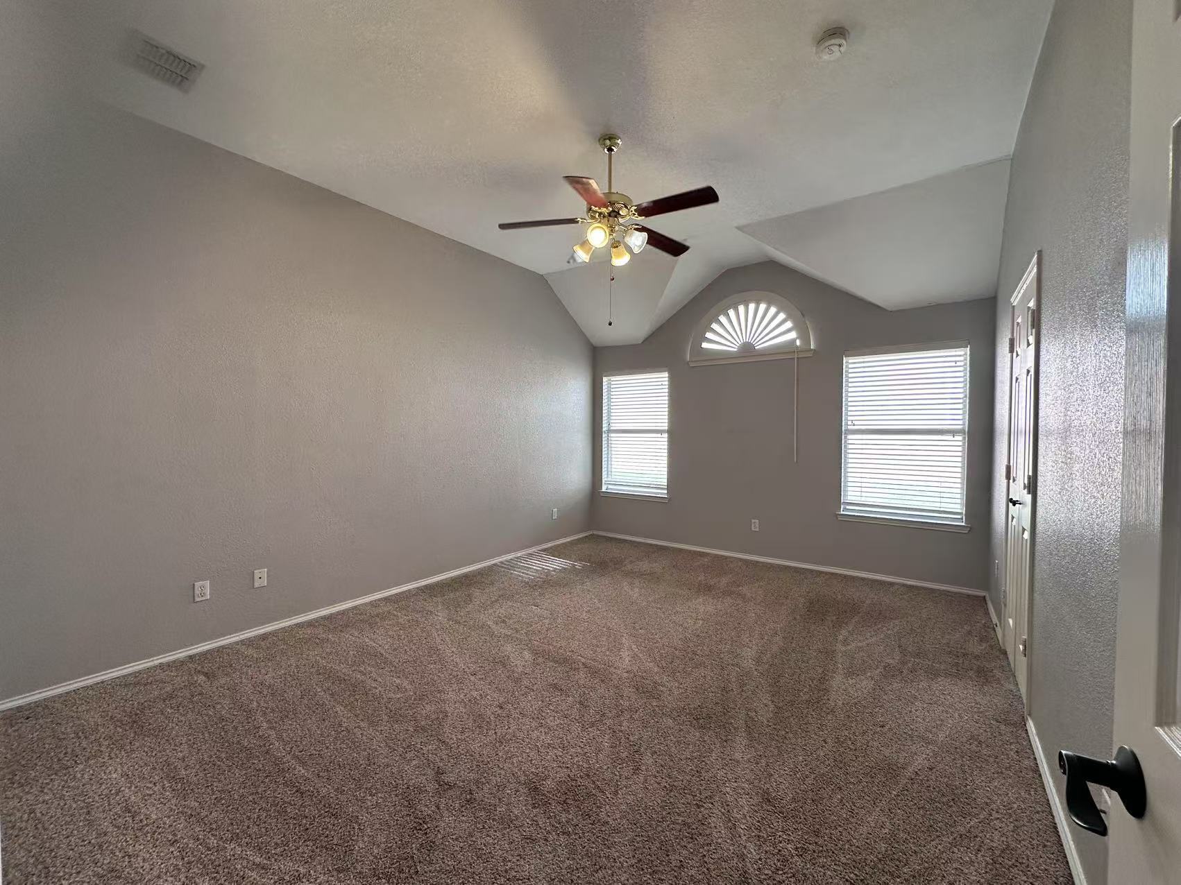 Building Photo - 3628 Mason Dr