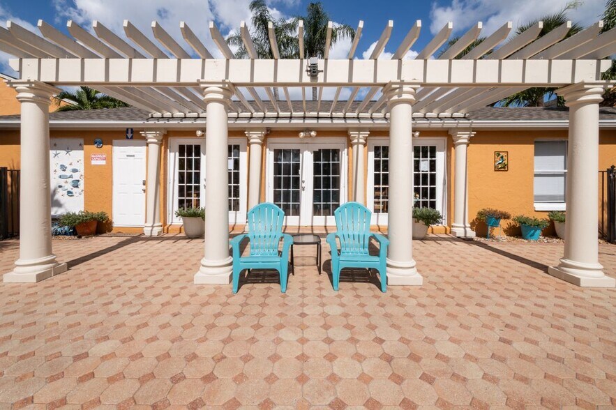 Building Photo - 12630 Kenwood Ln