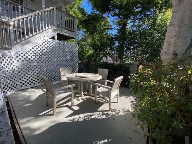 Building Photo - 794 Lighthouse Ave