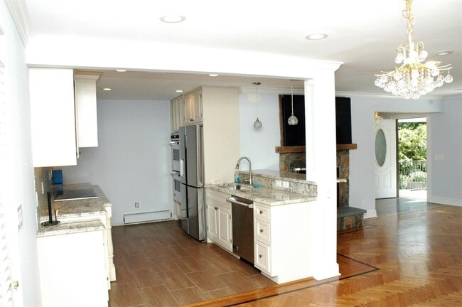 Building Photo - 20 Annadale St