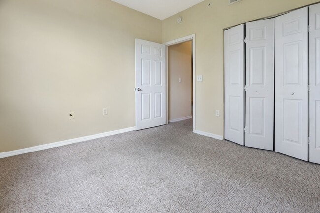 Building Photo - 5500 Bentgrass Dr
