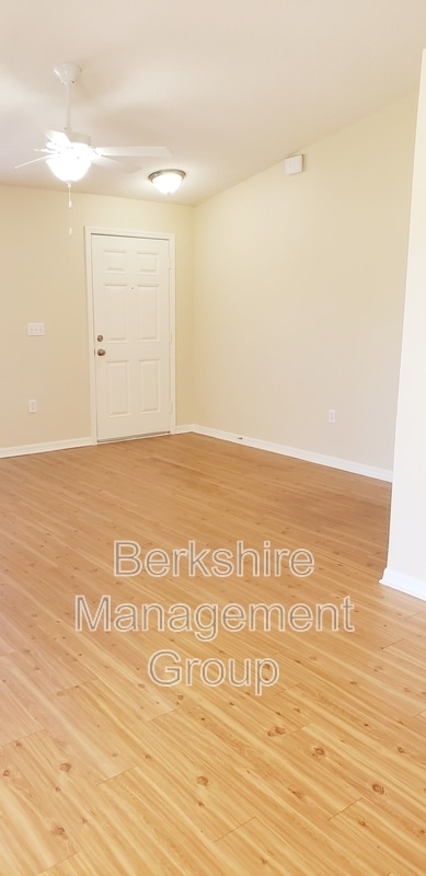 Building Photo - 1132 Brook Meadow Dr