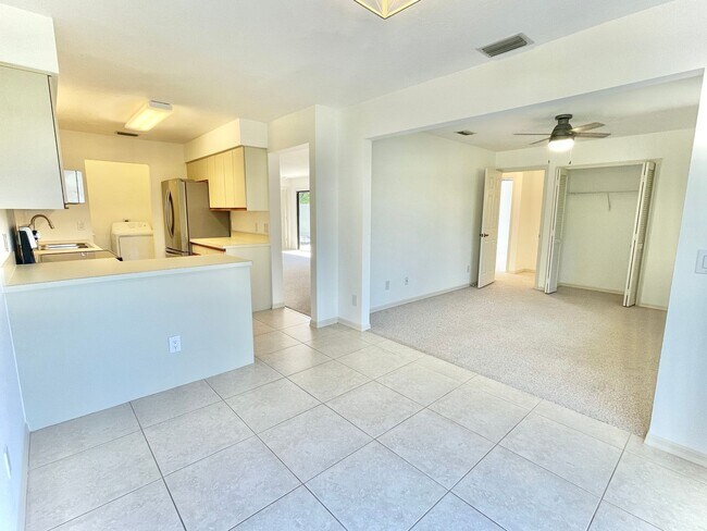 Building Photo - Unfurnished 2 BR condo Annual Rental in Ti...