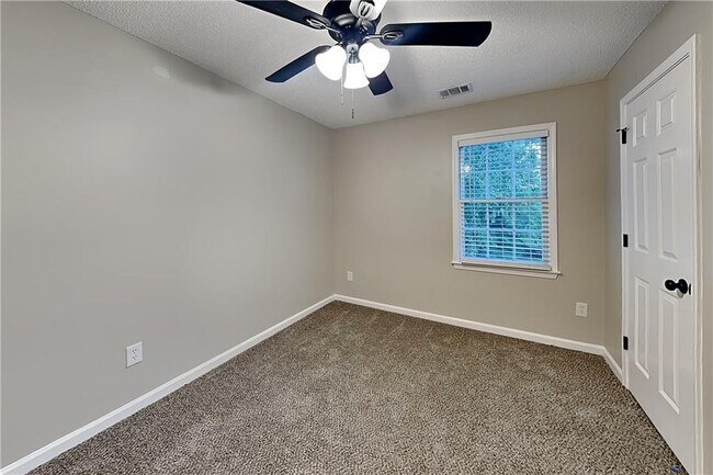 Building Photo - 215 Boca Ciega Ct