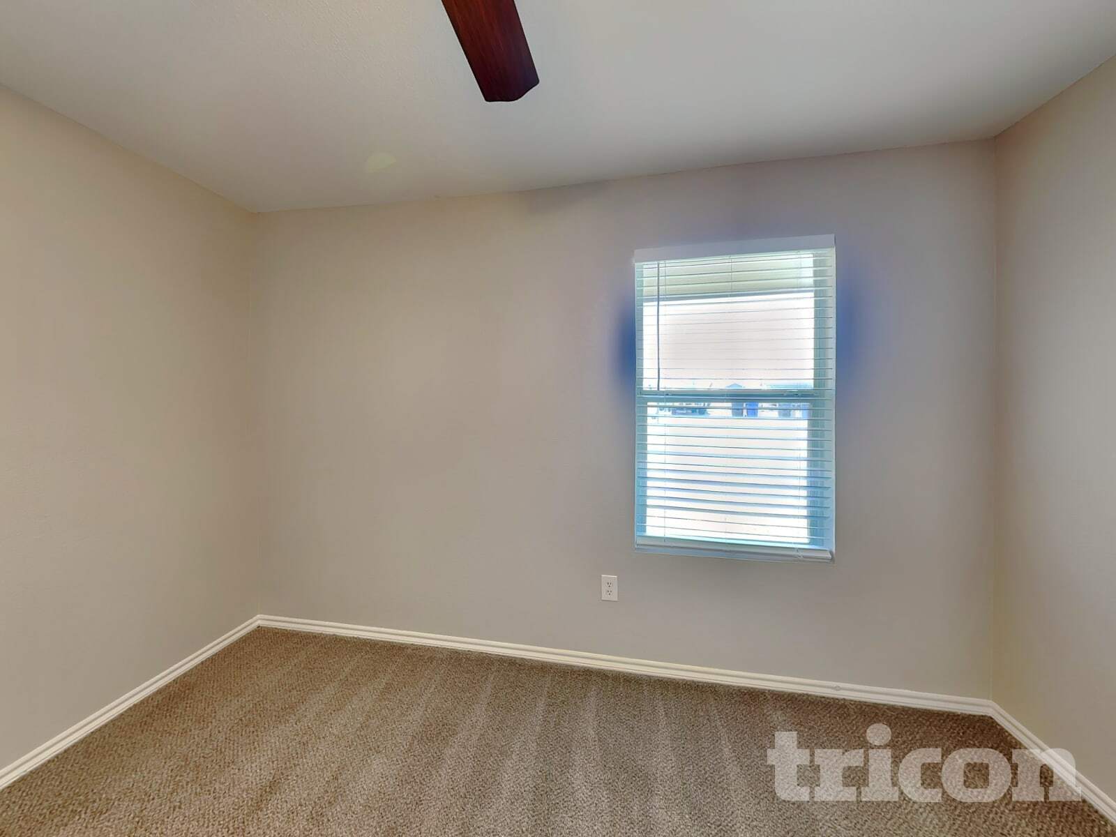 Building Photo - 214 Dean Ct