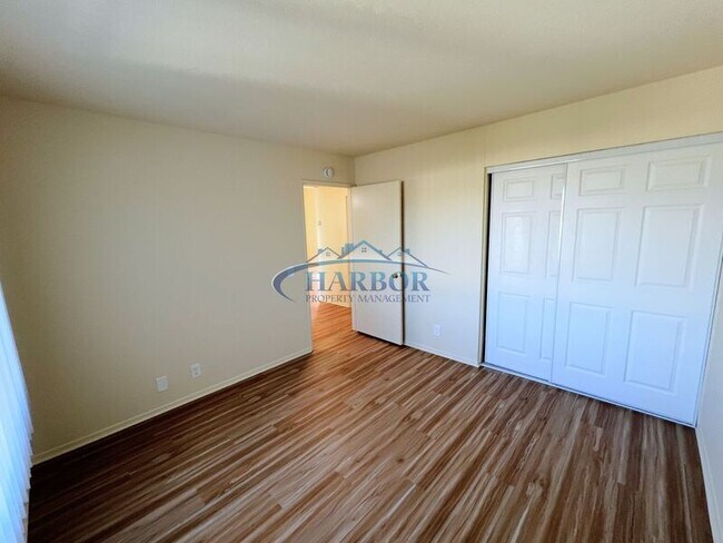 Building Photo - 4567 W 159th St